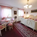V Chaloupce 4*