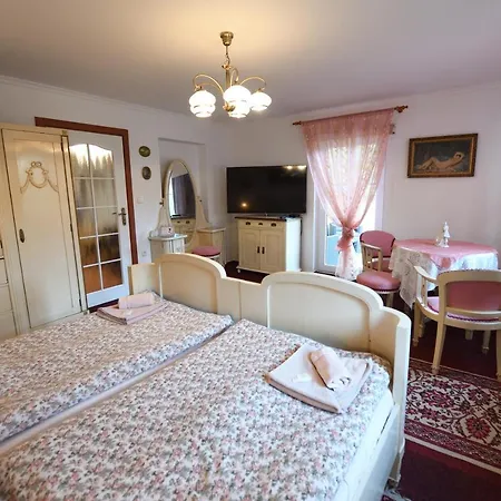 V Chaloupce * Rychnov nad Kneznou